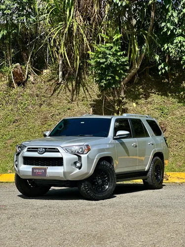 TOYOTA 4RUNNER SR5 2021