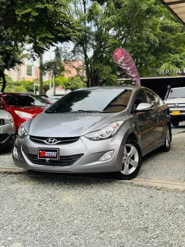 HYUNDAI ELANTRA GLS 2013 MECANICO 1.8 SEDAN GRIS KMS 91.000