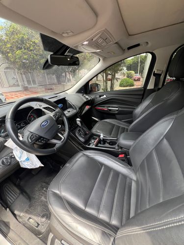 Ford escape TITANIUN RS