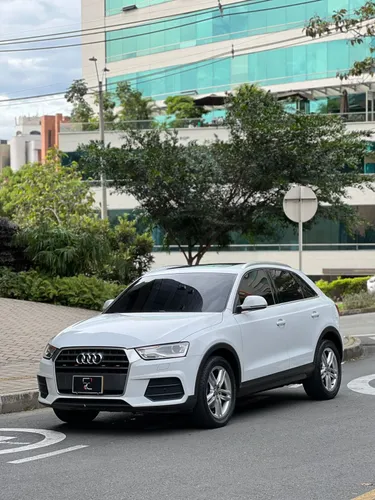 Audi Q3 TFSI Ambition 1.4cc turbo  