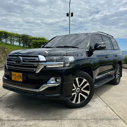 Toyota SAHARA LC200 EUROPEA EXECUTIVE LOUNGHE BLINDAJE 2 plus 