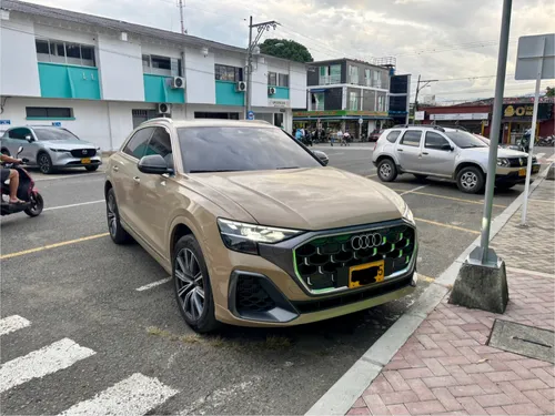 AUDI Q8 e-tron 2025