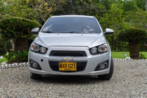 chevrolet sonic sedan LT 1600cc