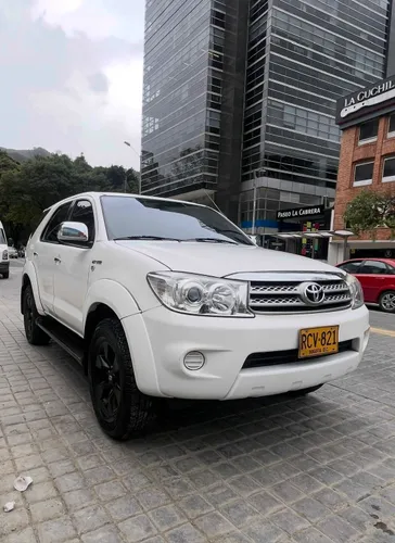 Toyota fortuner 2.7 2011 4x2 at