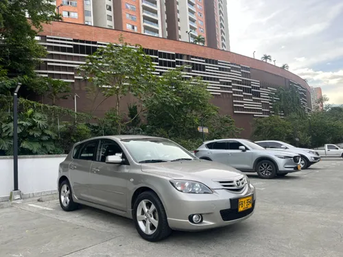 Mazda 3 2.0 AT solo 59.000 kms 