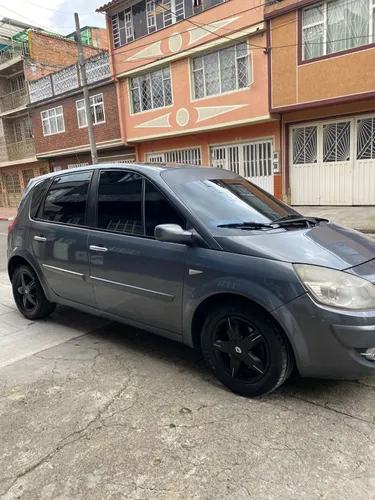 Hermosa Renault Scenic II modelo2008