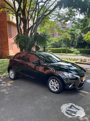 Mazda 2 touring 2018 automtico 106.000 km