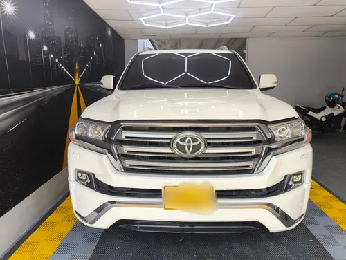 Toyota LC200 Sahara 2016