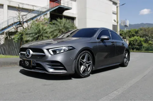 MERCEDES-BENZ A180 AMG LINE 2022