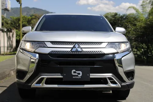 MITSUBISHI OUTLANDER 202