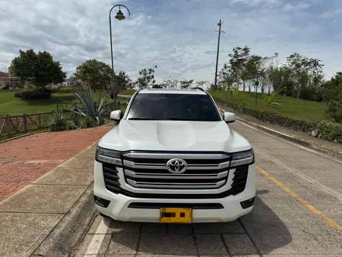 TOYOTA LC 300 GXR 2024