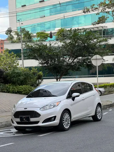 Ford Fiesta Titanium 1.6cc   