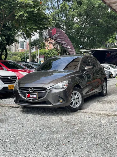 MAZDA 2 TOURING 1.5 AUTOMATICO MODELO 2017