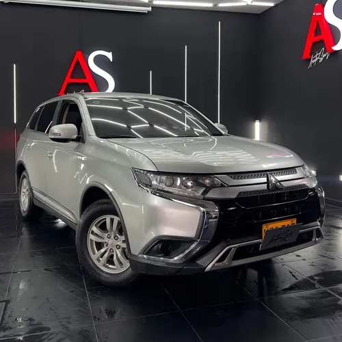 Mitsubishi Outlander 2.4l 4x4 2022