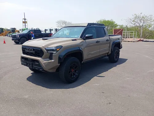 Toyota Tacoma TRD PRO hibrida 2025