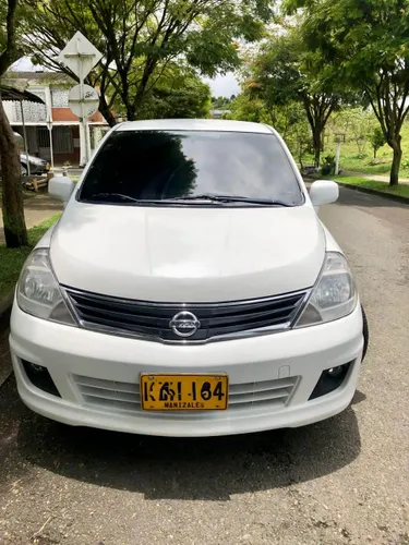 Nissan Tiida HB 2011
