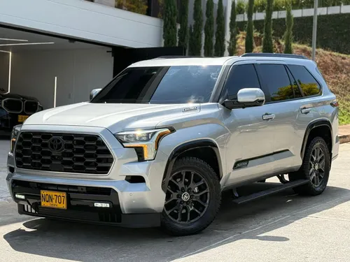 Toyota Sequoia PLATINUM HIBRIDA 2024