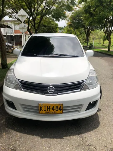 Nissan tiida 2011 Premium automatico perfecto estado