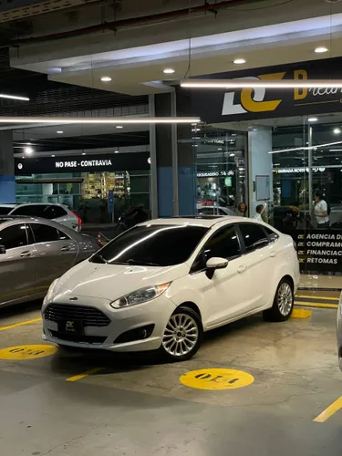 FORD FIESTA TITANIUM SEDAN TP 1.6 2015