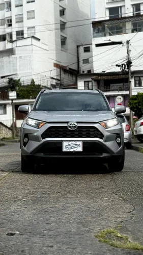 Toyota RAV4 XLE 2.0 Gasolina 4x2 modelo 2020