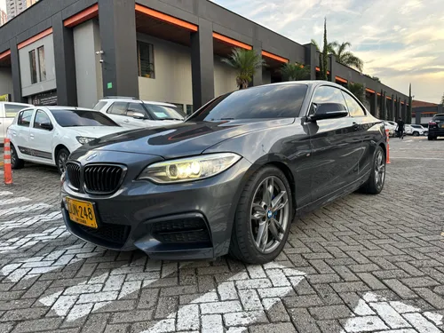 BMW M240i 