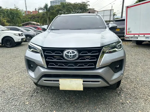 TOYOTA FORTUNER  blindaje ll 2021