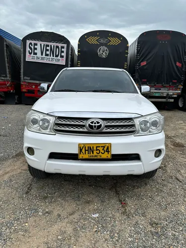 TOYOTA FORTUNER 2.7 2011 4X4