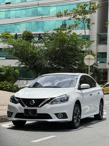 Nissan Sentra B17 SR 1.8cc  Salvamento  