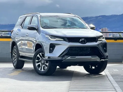 Toyota Fortuner SRV 2.8 2026 4x2 DIESEL AT 0 KM