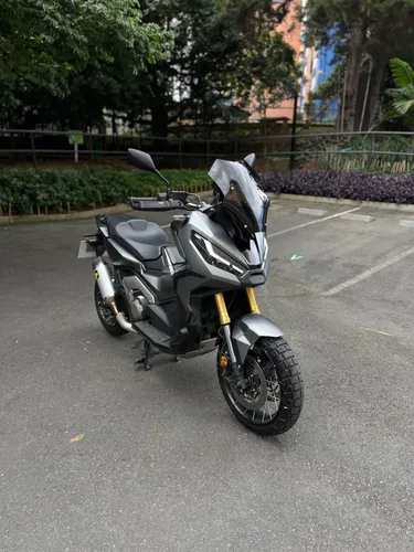 HONDA X-ADV 750