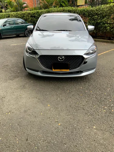  Mazda 2 sedan Touring - Modelo 2024