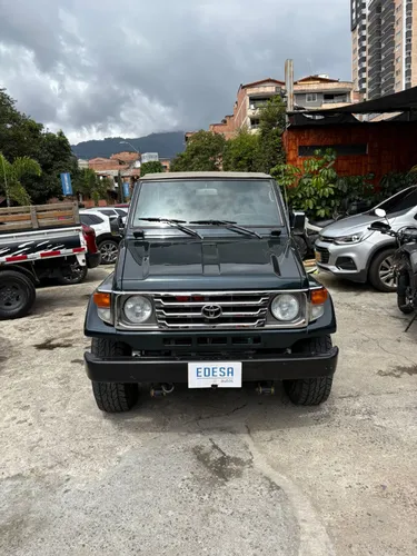 Toyota Land Cruiser FZJ73 CAREVACA MACHO