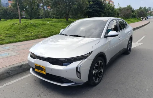 EN VENTA Kia K3 Zenit Sedn 2025  Praticamente NUEVO.