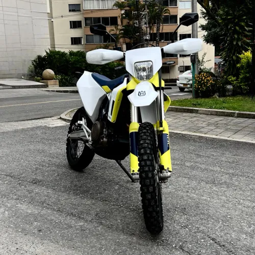 Husqvarna Supermoto 701 2022