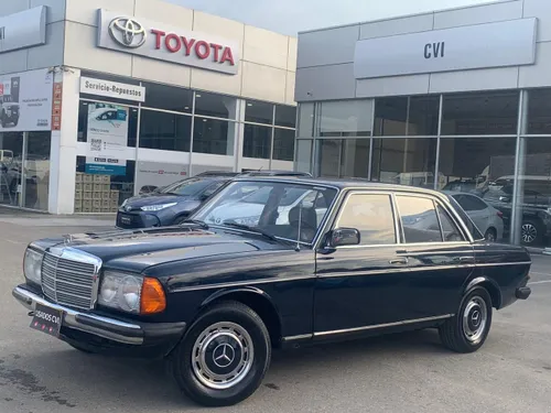 1981 MERCEDES-BENZ 250 W123