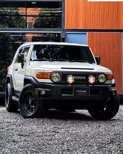 Toyota FJ Cruiser Trilogy 2012