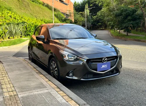 Mazda 2 Grand Touring At 1.5L