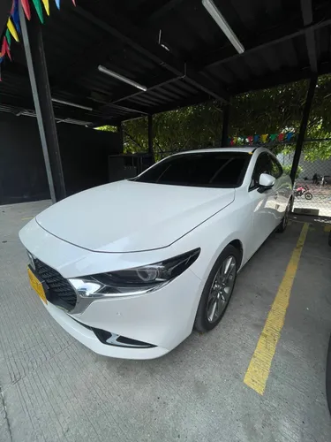 MAZDA 3 GRAND TOURING LX HIBRIDO 2025