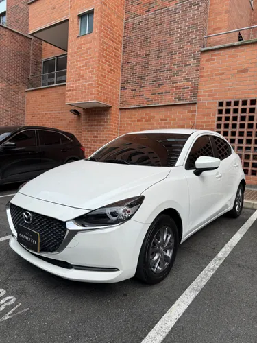 Mazda 2 Touring 2021 automatico 