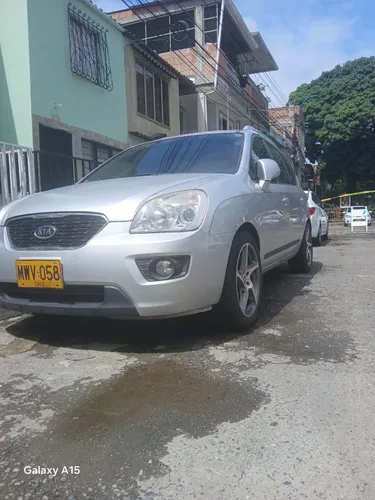 Kia Carens modelo 2013 solo 70.000kms