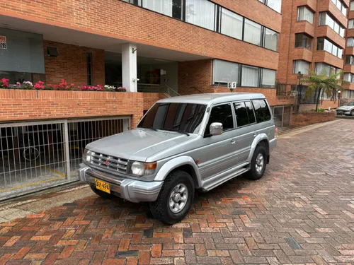 Mitsubishi Montero 2003