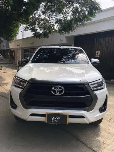 TOYOTA HILUX 2022 4x4 DISEL 