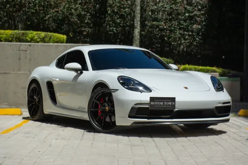 PORSCHE 718 CAYMAN GTS  2024