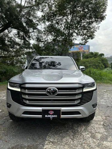 Toyota LC300 2022