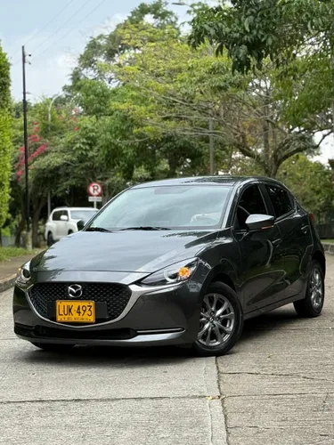 Mazda 2 touring 2023 automtico 