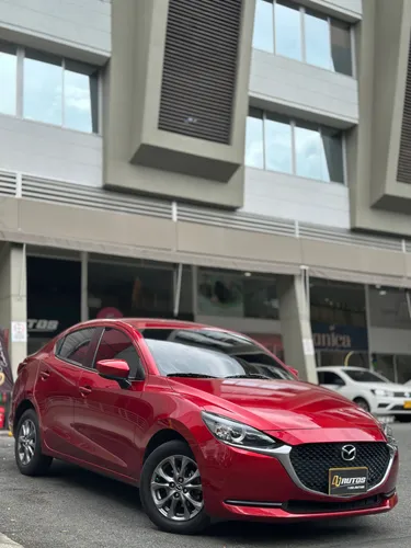MAZDA 2 TOURING SEDAN