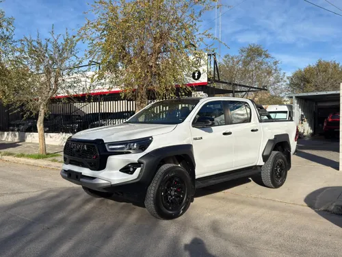 Toyota Hilux Gr 2026 2.8 Diesel Entrega Inmediata Se Puede Sacar Financiada 