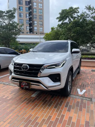 Toyota fortuner 2.8 diesel 4x4 