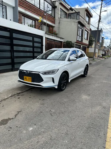 BYD e2 electrica