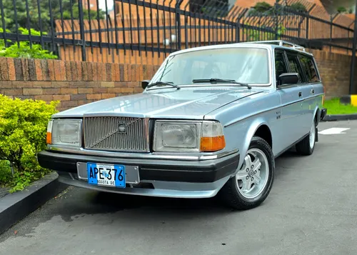 VOLVO 245GLE 1982